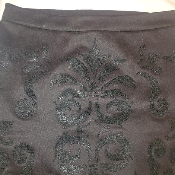 Seductions Black Bead Detailed Front Stretchy Pull On Skirt L - Picture 2 of 4